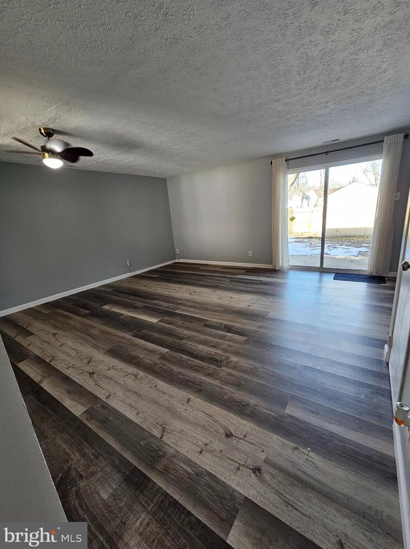 8 Vanderbilt Ct, Erial, NJ 08081-2912