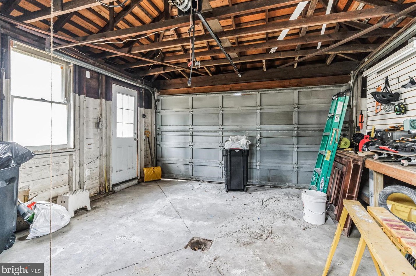 2804 Cove Rd, Camden NJ  08109-2409 exterior