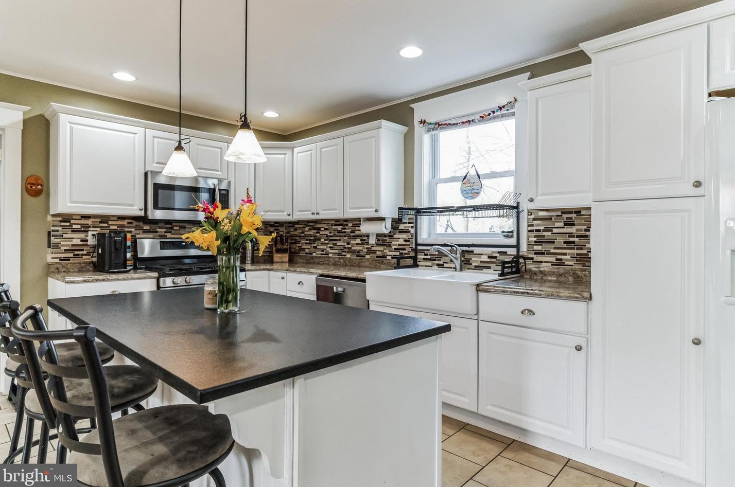 2804 Cove Rd, Camden NJ  08109-2409 exterior