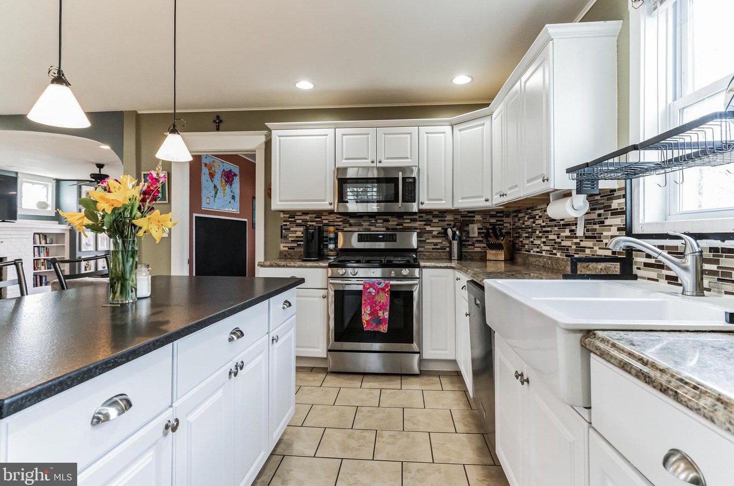 2804 Cove Rd, Camden NJ  08109-2409 exterior