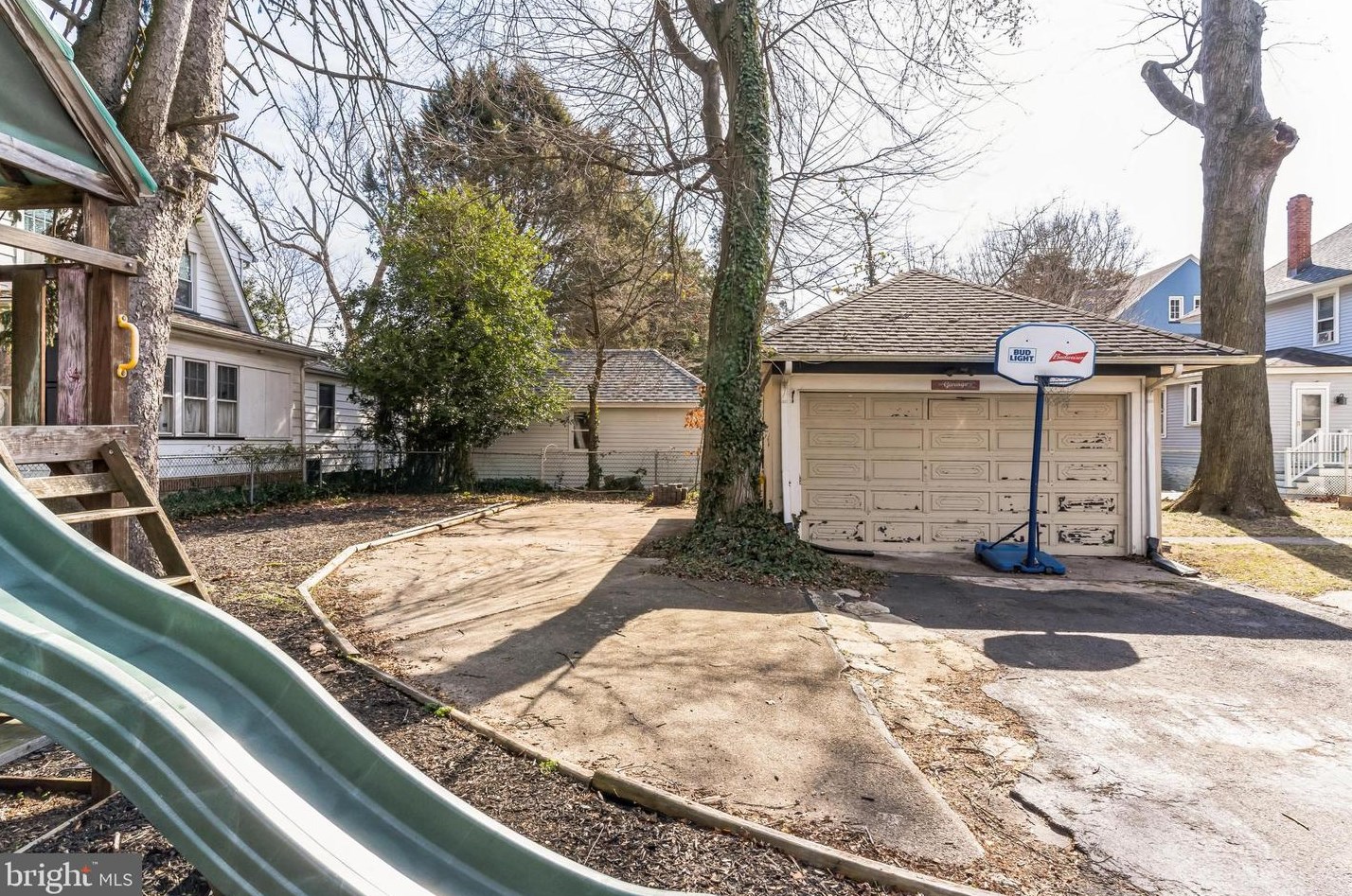 2804 Cove Rd, Camden NJ  08109-2409 exterior