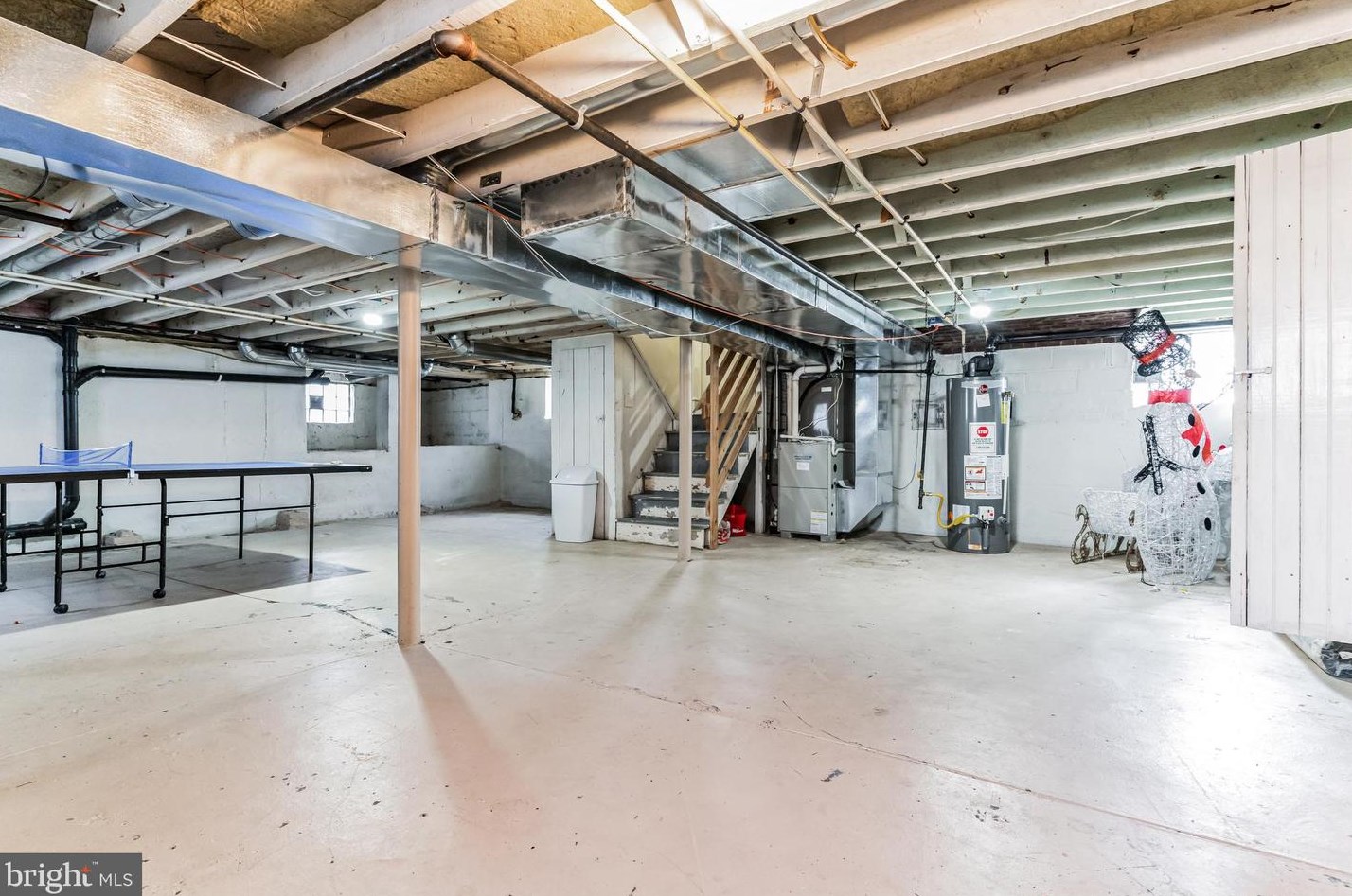 2804 Cove Rd, Camden NJ  08109-2409 exterior