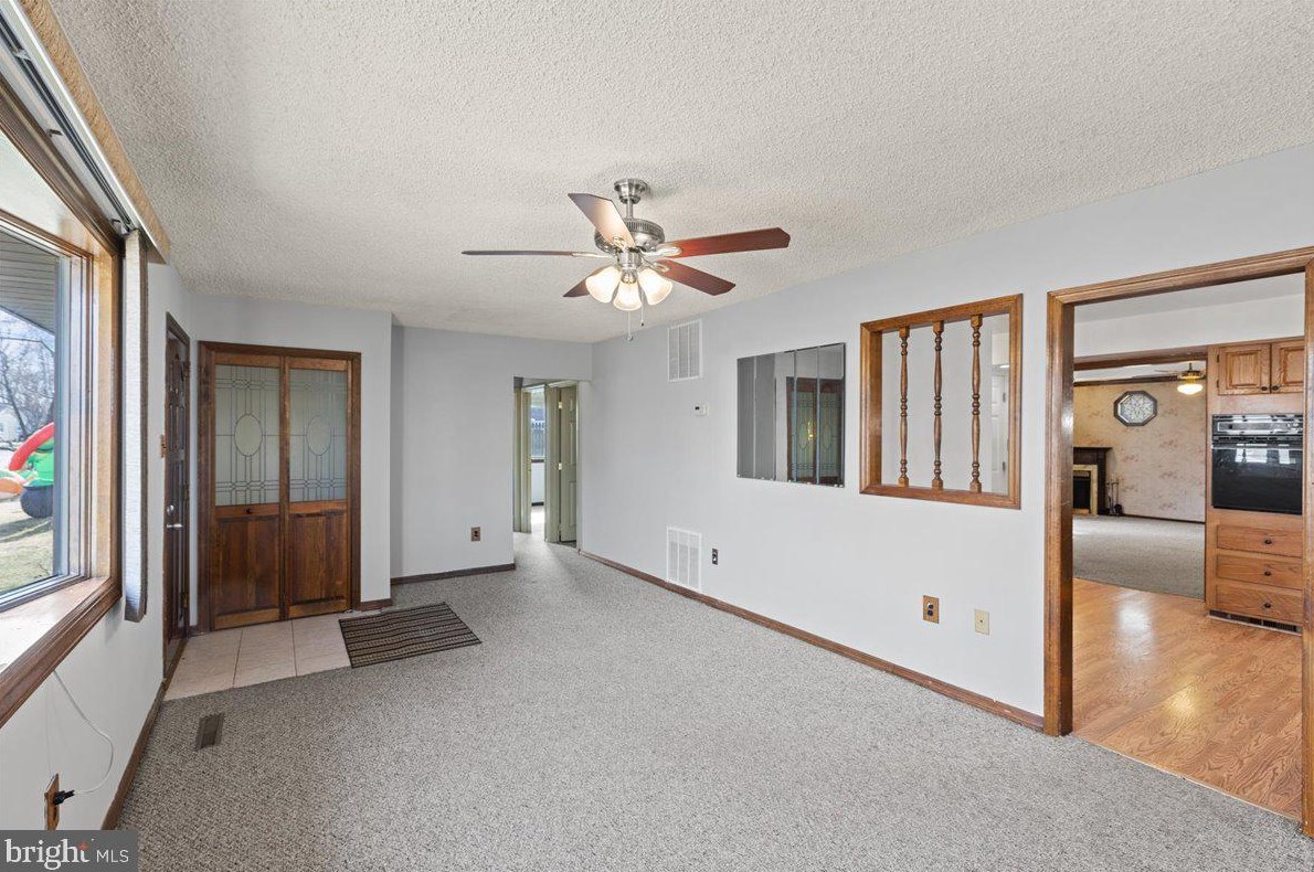 478 Windsor Dr, Gloucester, NJ 08031