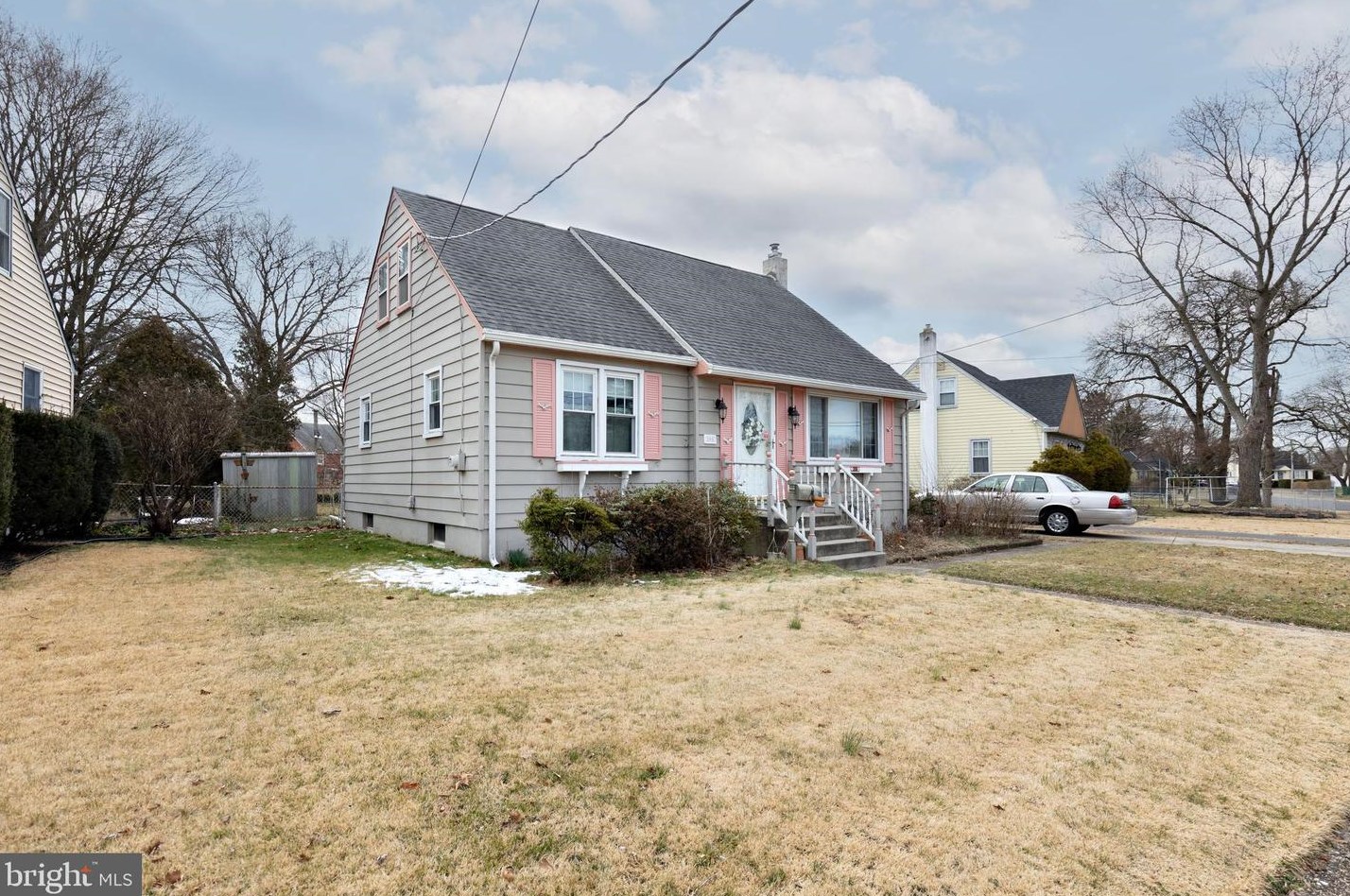 208 Brooke Ave, Magnolia, NJ 08049-1206