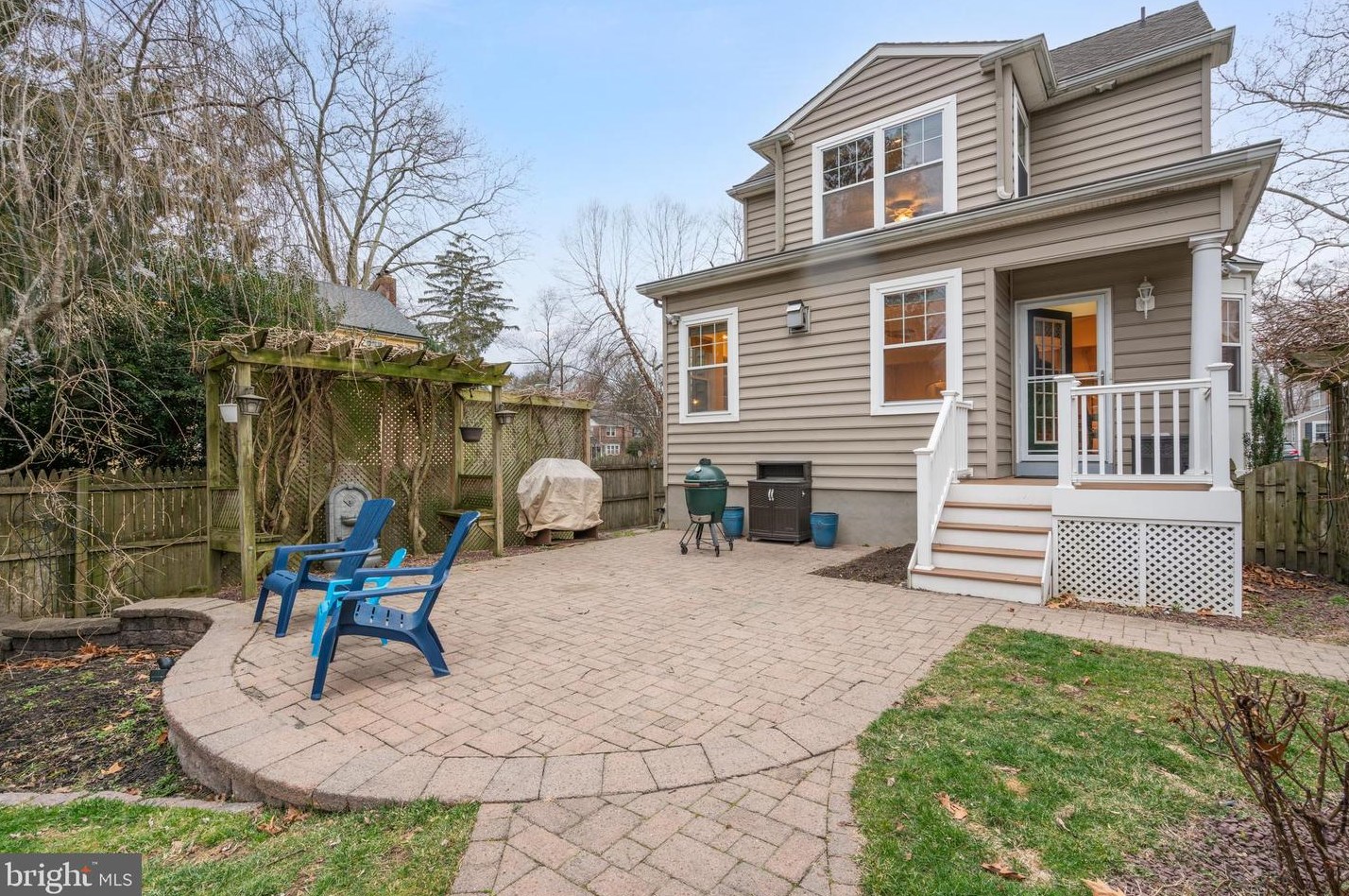 222 Woodland Ave, Haddonfield NJ  08033-2532 exterior