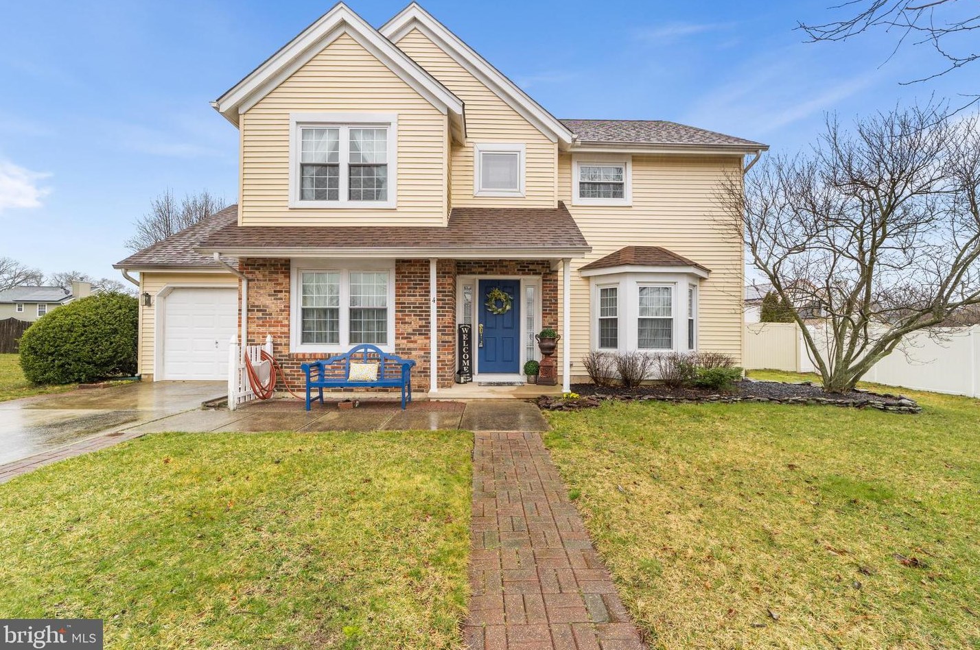 4 Clover Ct, Erial, NJ 08081