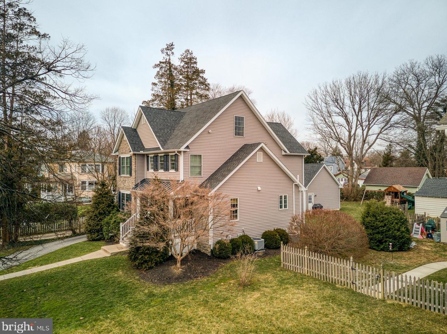 345 E Park Ave, Tavistock, NJ 08033