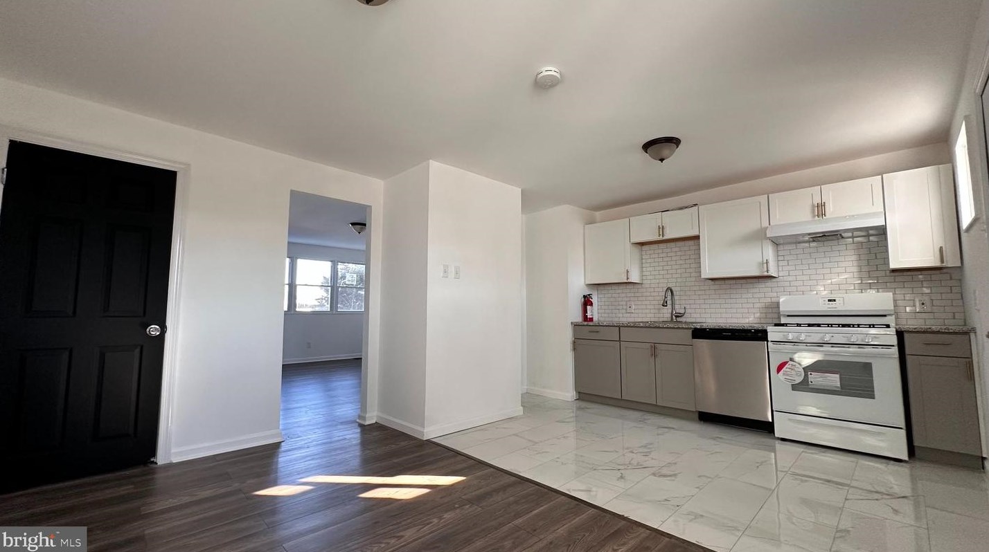 1585 S 8th St, Camden, NJ 08104