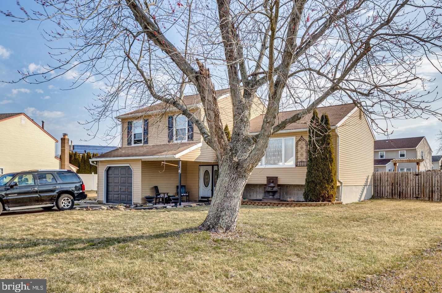 20 Fraser Rd, Blenheim, NJ 08012