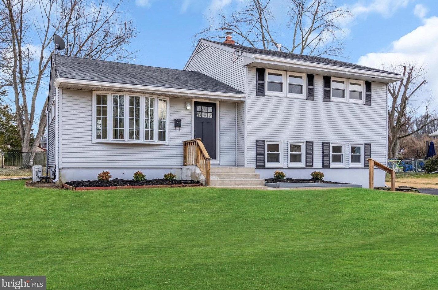 13 Clearbrook Dr, Gibbsboro, NJ 08026