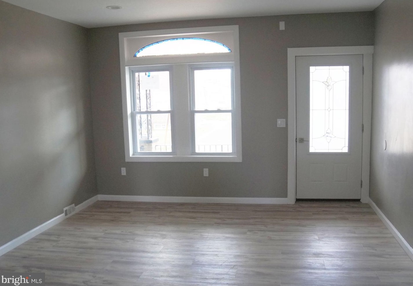 207 Eutaw Ave, Camden NJ  08105-2118 exterior