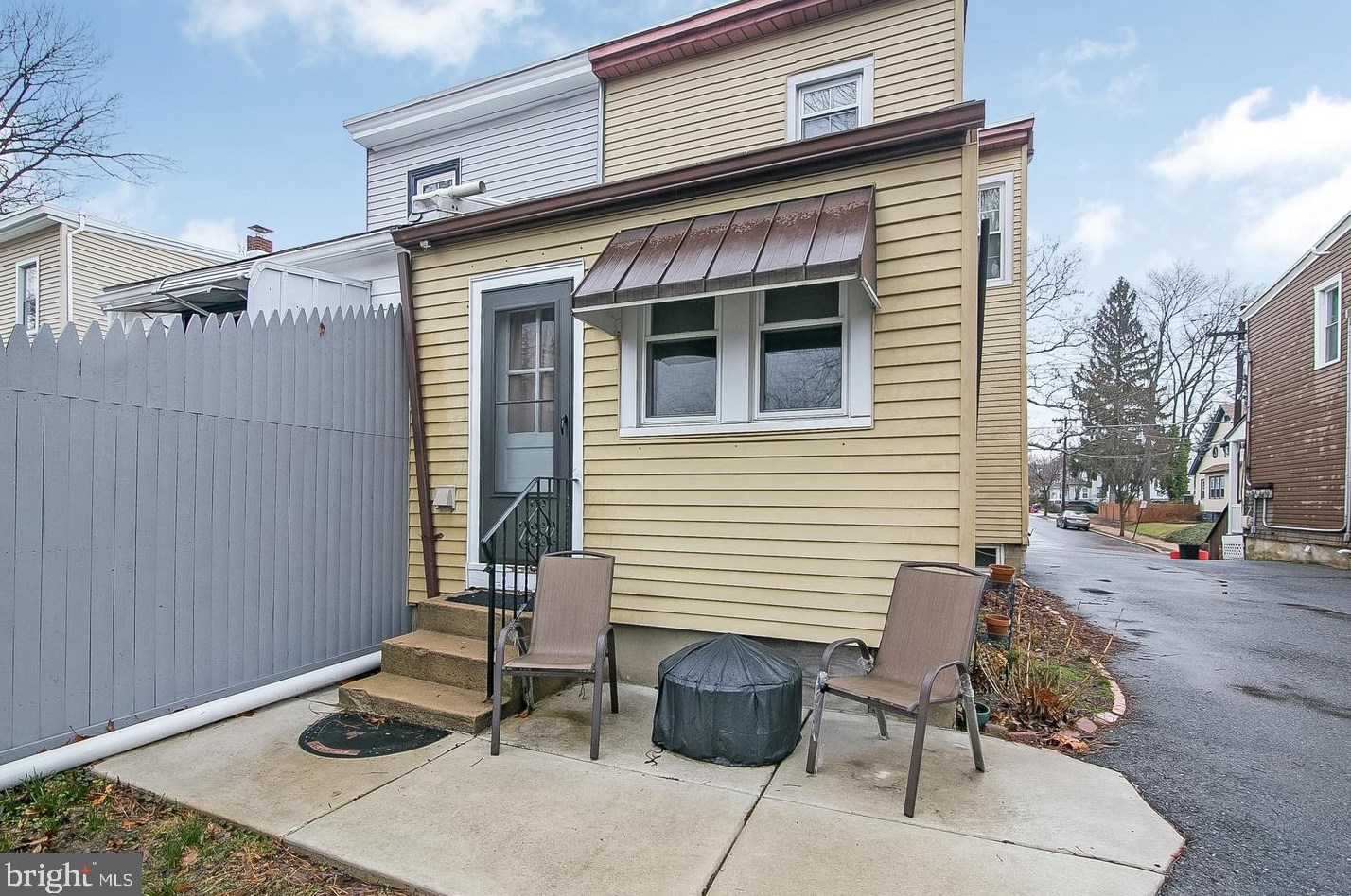 112 Potter St #a, Tavistock, NJ 08033