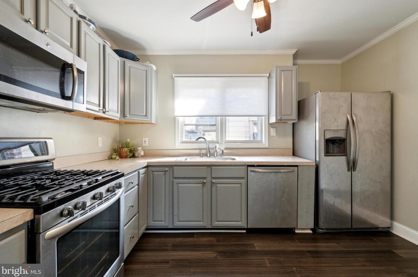 29 Ridgeway Ave, Camden NJ  08107-1540 exterior