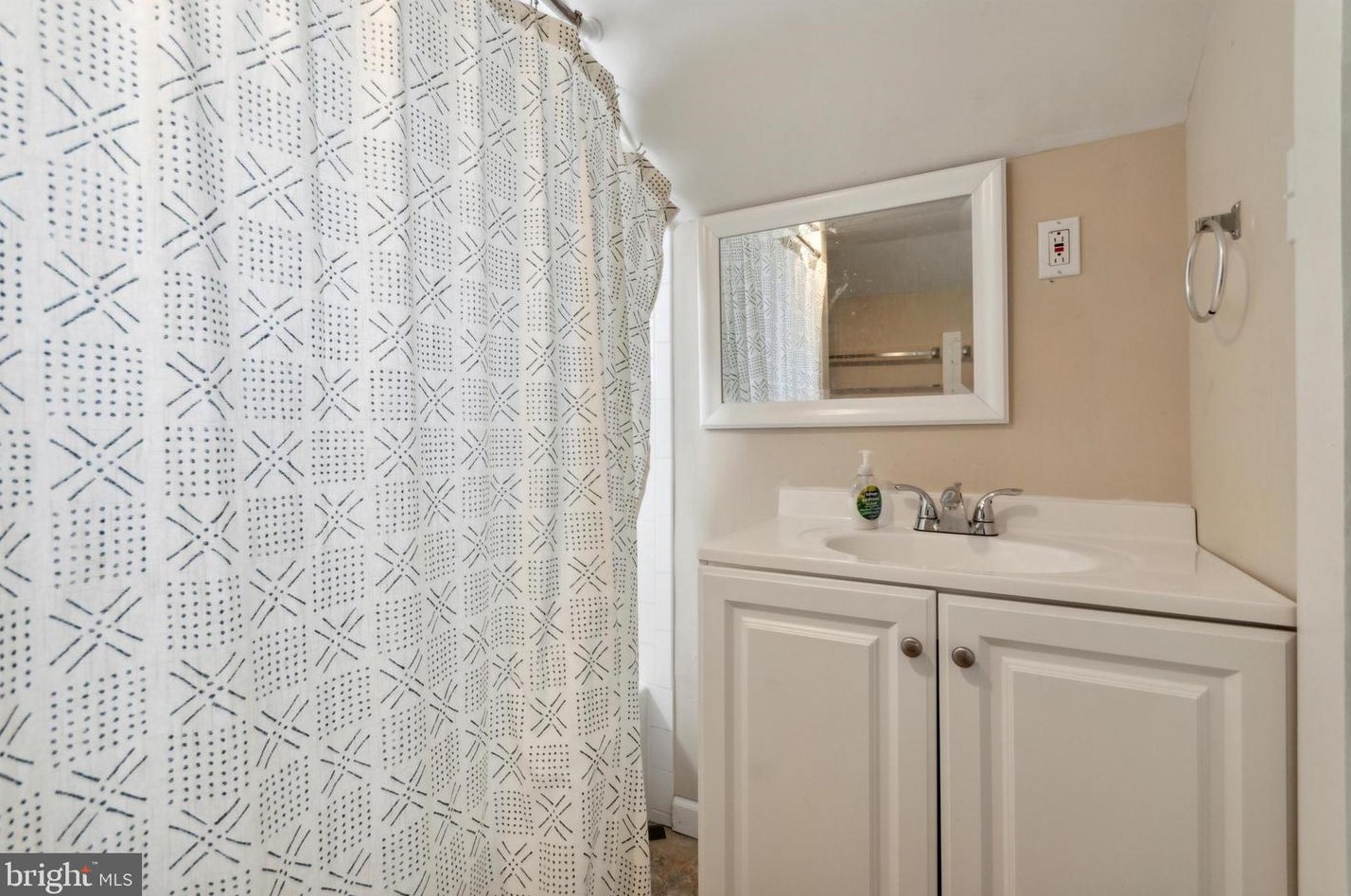 29 Ridgeway Ave, Camden NJ  08107-1540 exterior