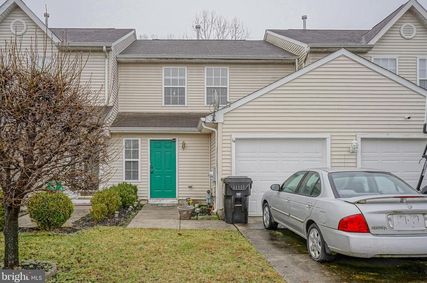 16 High Meadows Dr, Erial, NJ 08081-1974