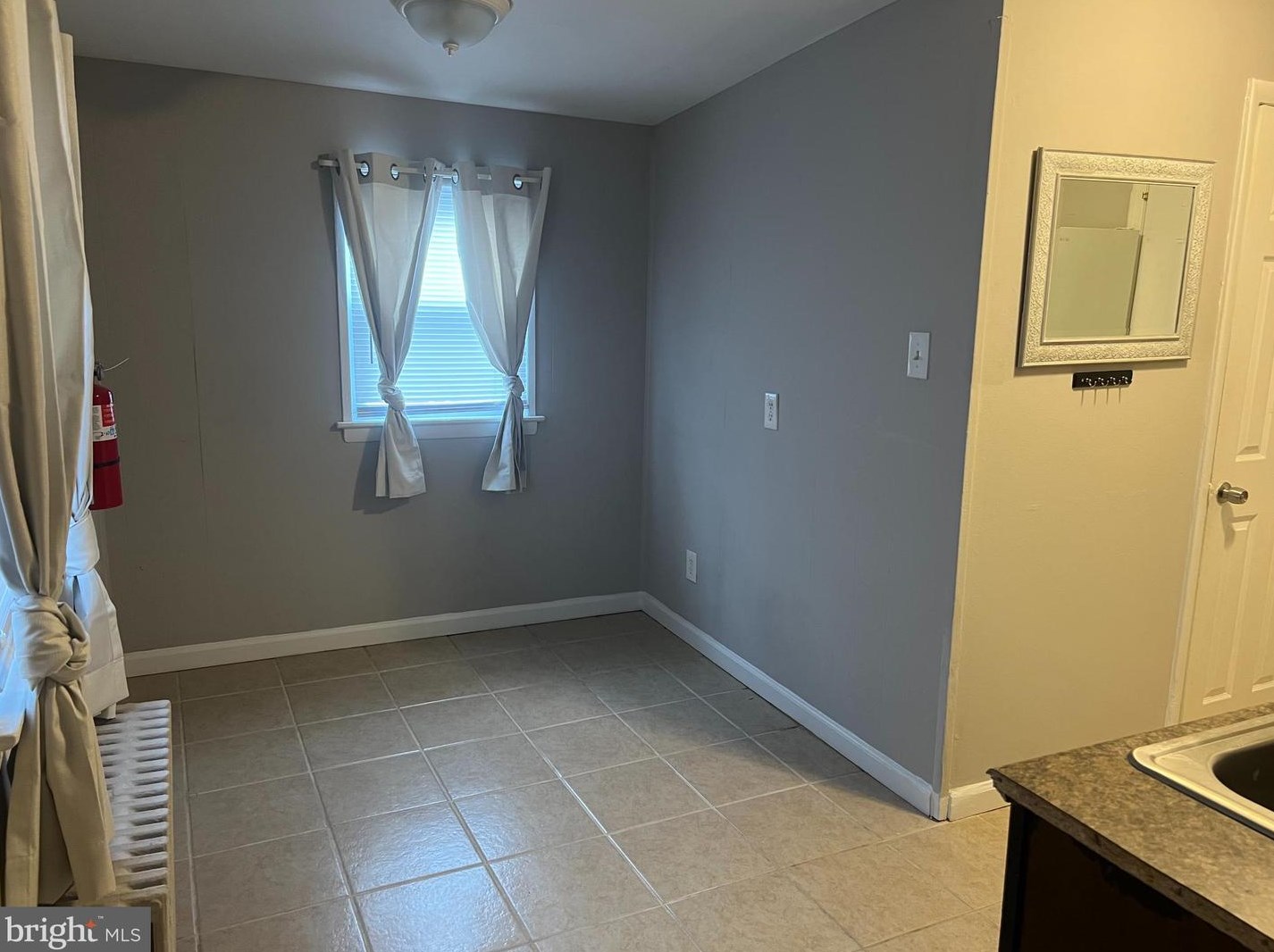 218-220 S Broadway #apt 4, Gloucester, NJ 08030
