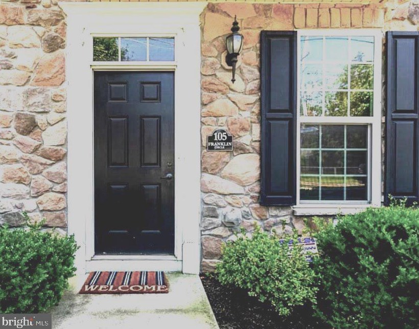 105 Franklin Cir, Somerdale, NJ 08083