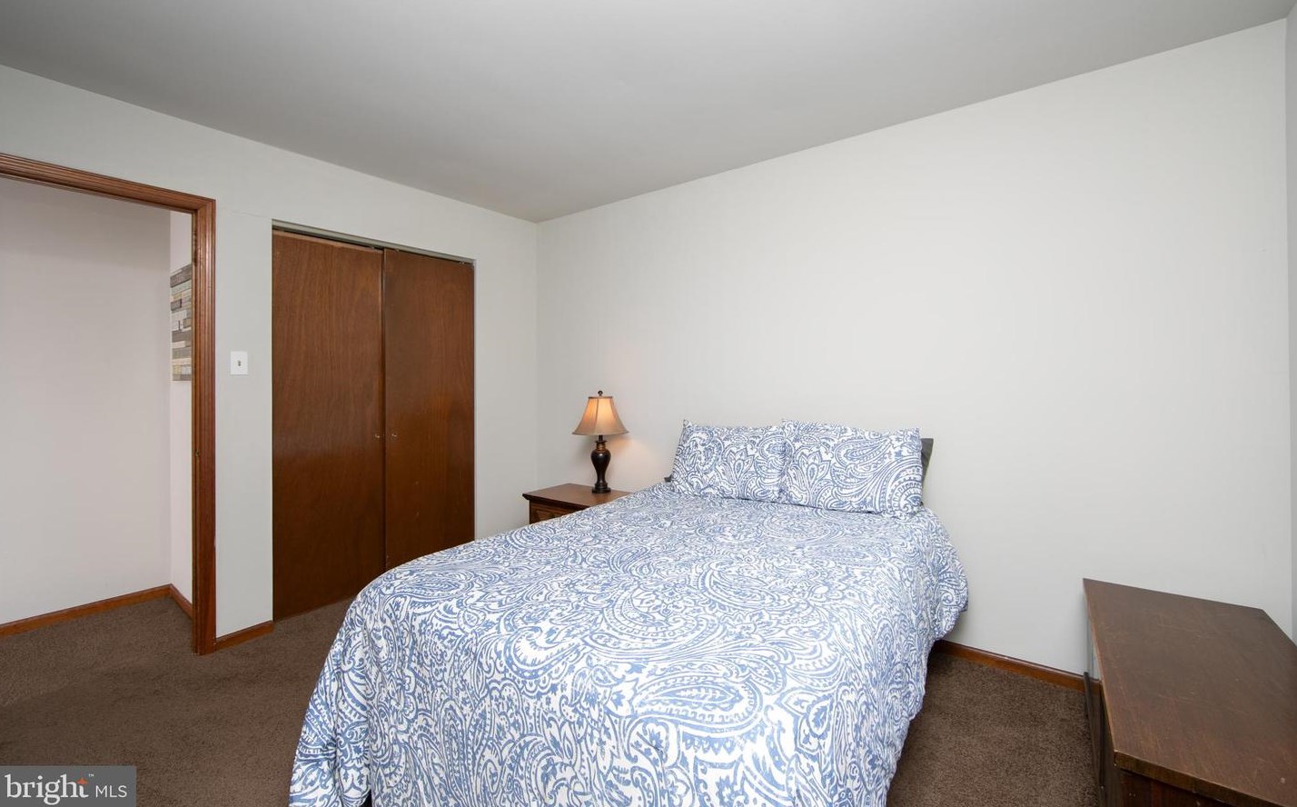 2426 Pliner Ct, Waterford Township NJ  08004-2812 exterior