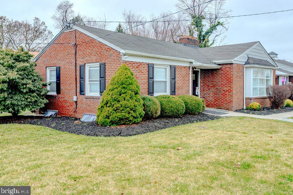 606 N White Horse Pike, Stratford, NJ 08084