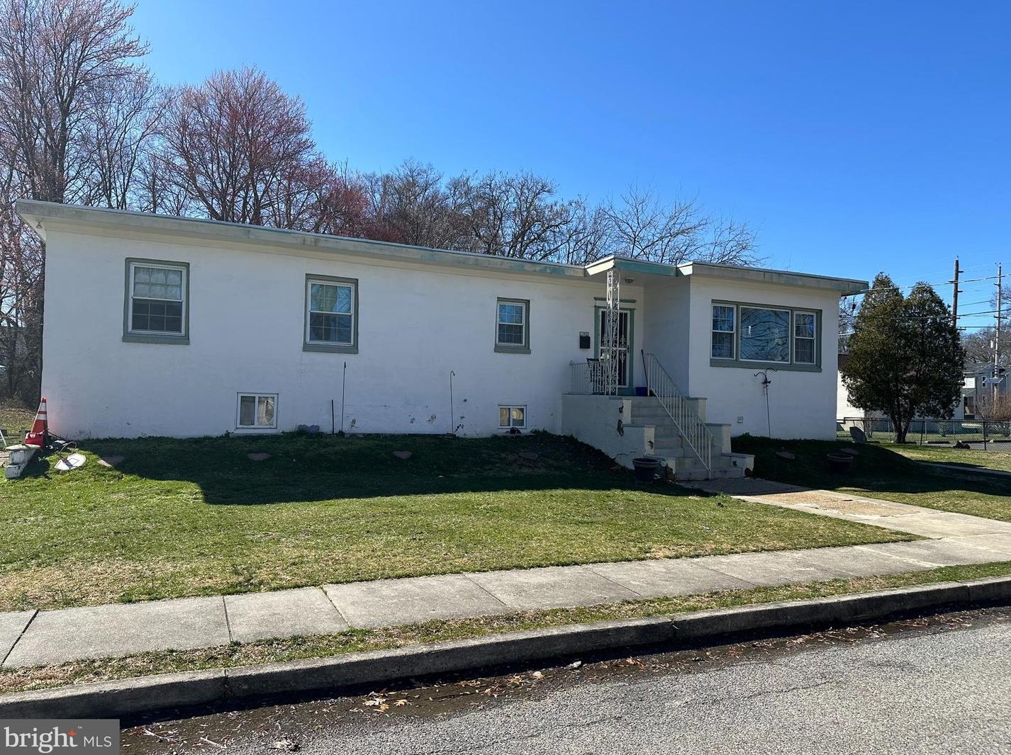114 S King St, Magnolia, NJ 08049
