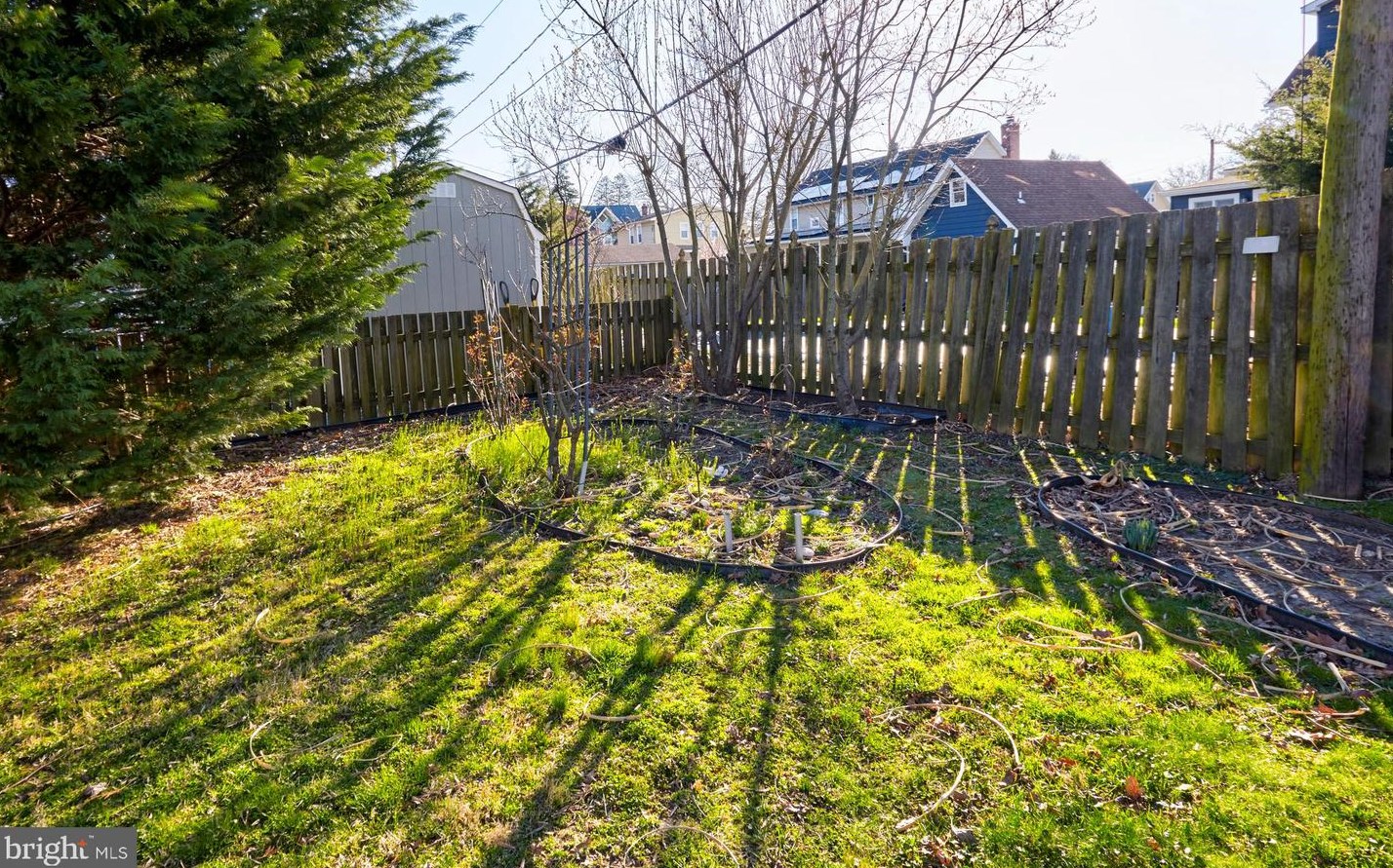 242 Spruce St, Camden NJ  08106-1620 exterior