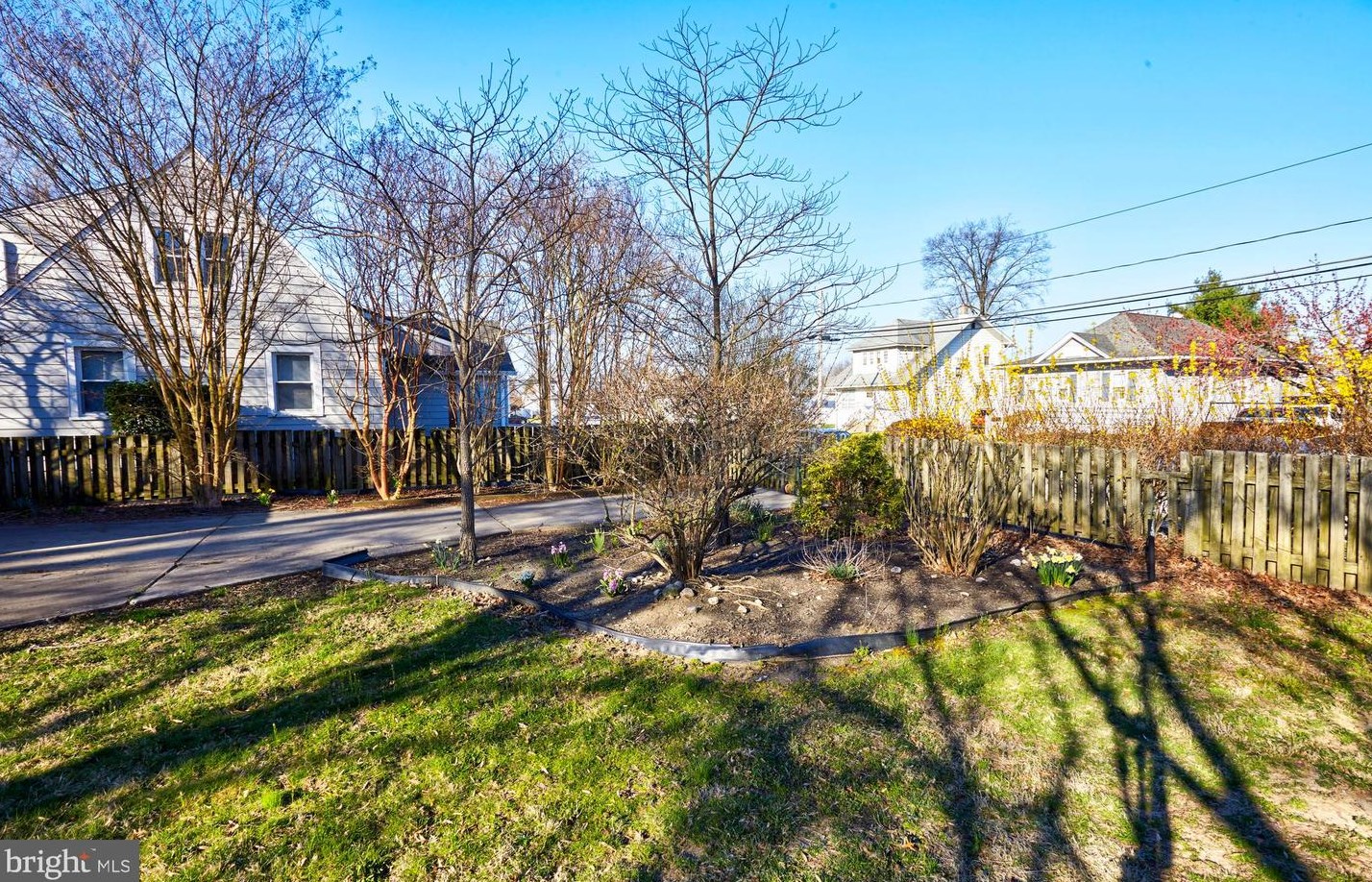 242 Spruce St, Camden NJ  08106-1620 exterior