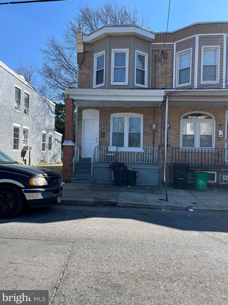 1262 Thurman St, Camden, NJ 08104-3518