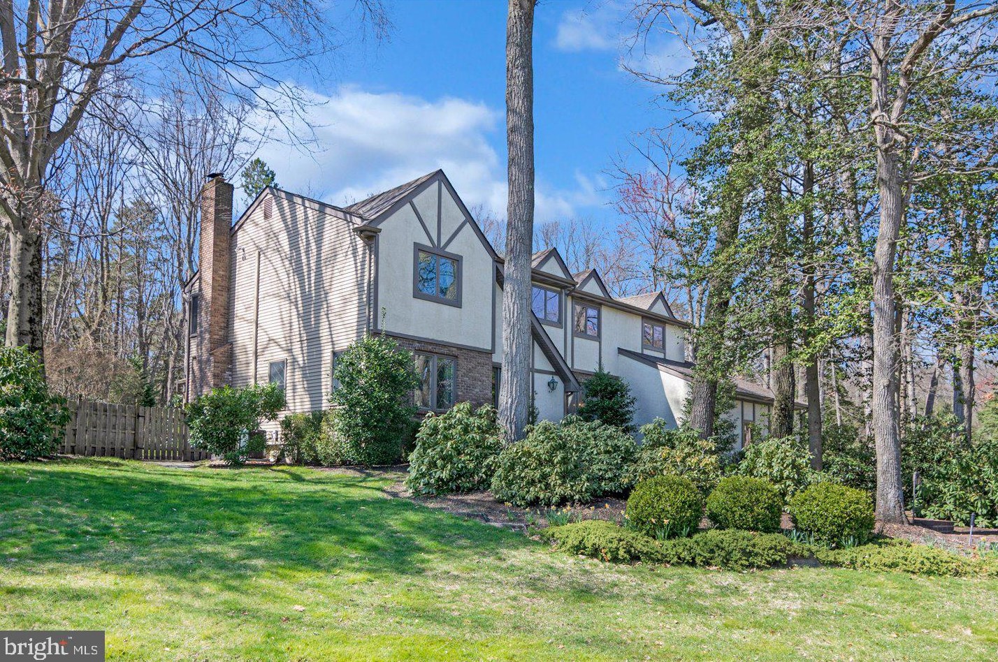 1 Hidden Acres Dr, Franklin Township, NJ 08043