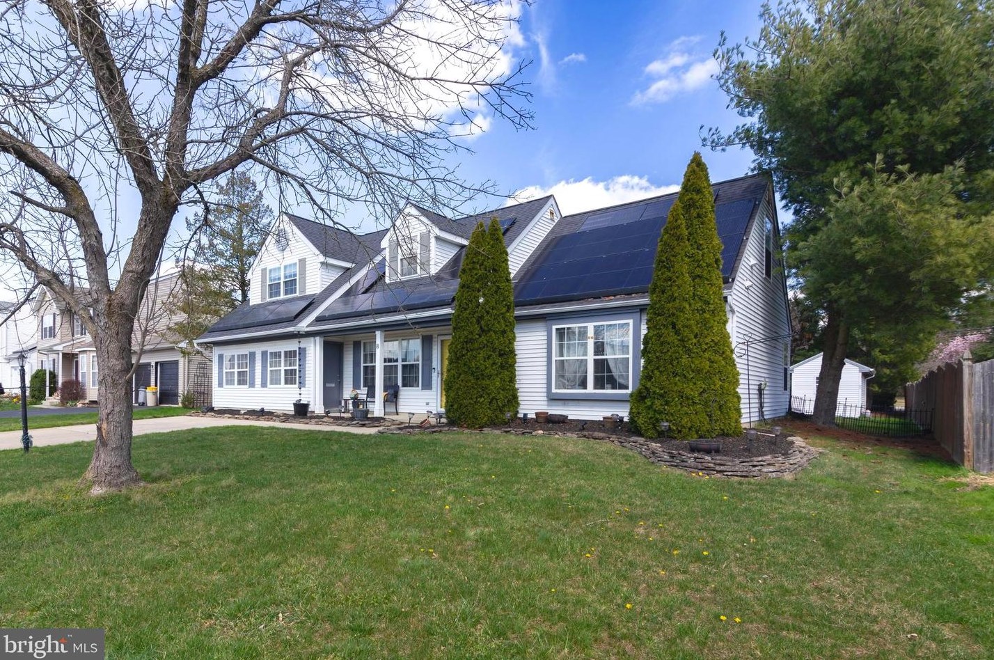 8 Santalina Dr, Erial, NJ 08081