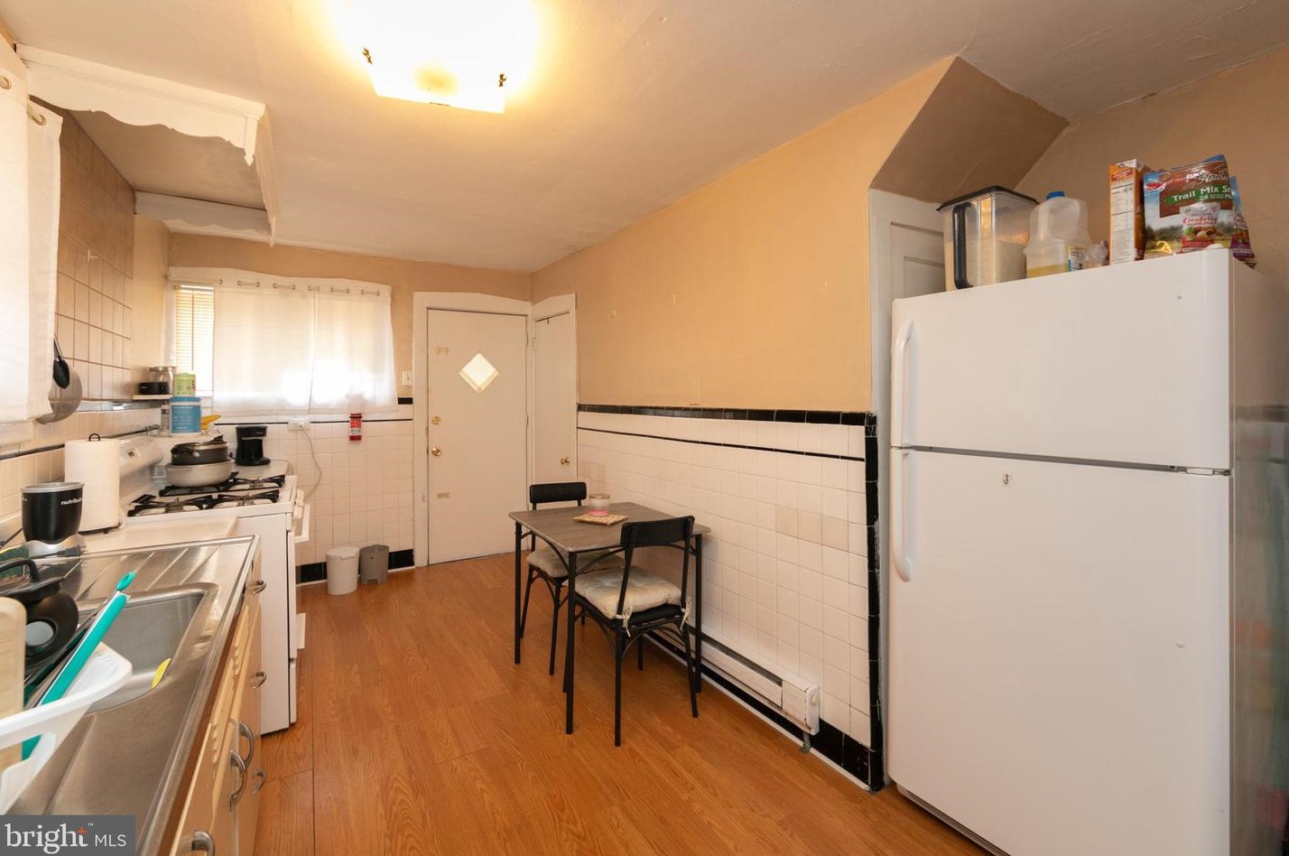 20 2 Ave, Runnemede NJ  08078-1402 exterior