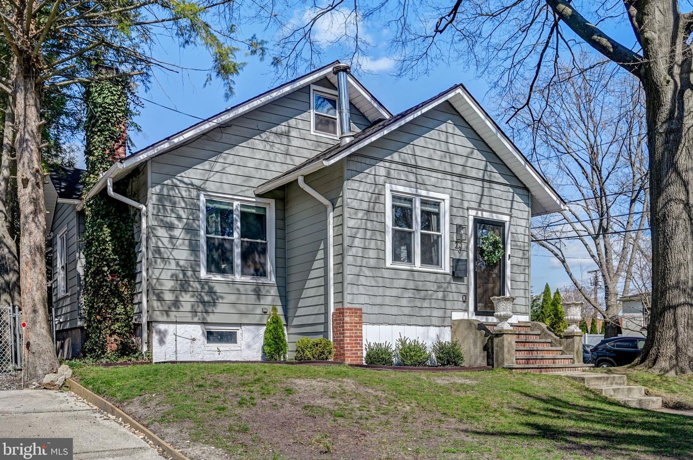 23 Lindisfarne Ave, Camden, NJ 08108