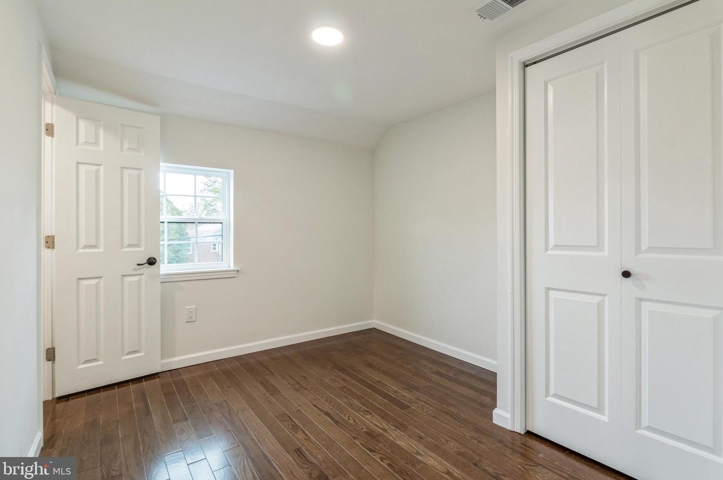 4682 Springfield Ave, Camden NJ  08109-1942 exterior