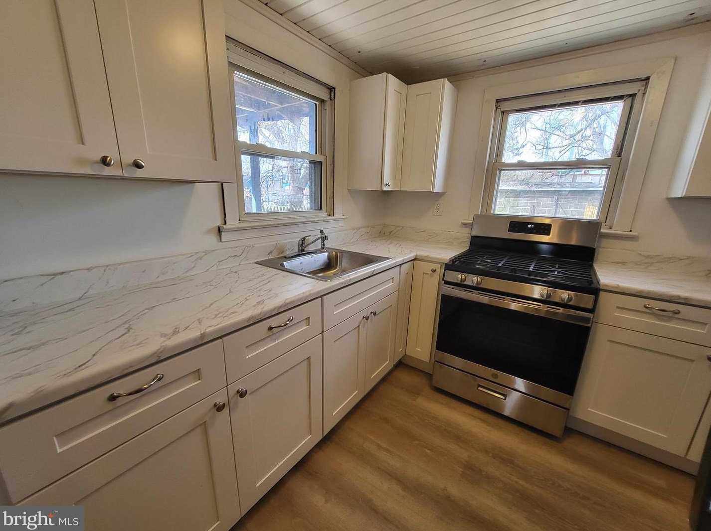 327 N Burlington St #1, Gloucester, NJ 08030