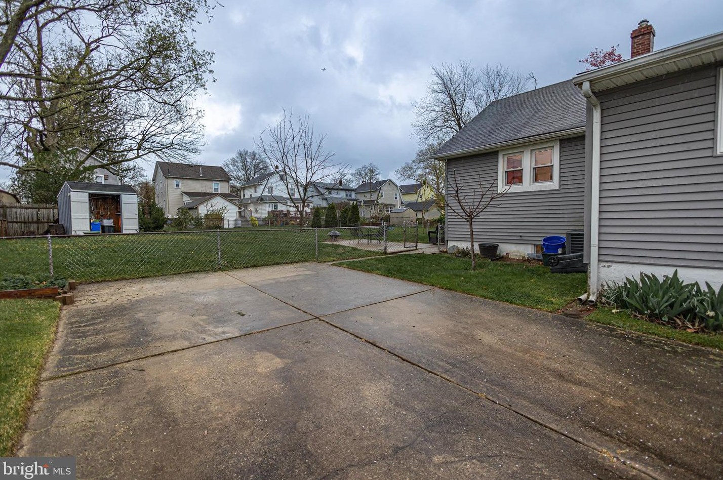 13 Ridgeway Ave, Camden NJ 08107-1534 exterior