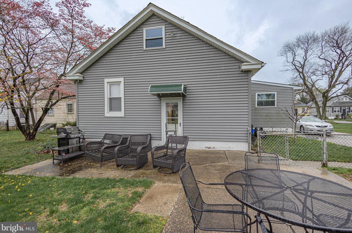 13 Ridgeway Ave, Camden NJ 08107-1534 exterior