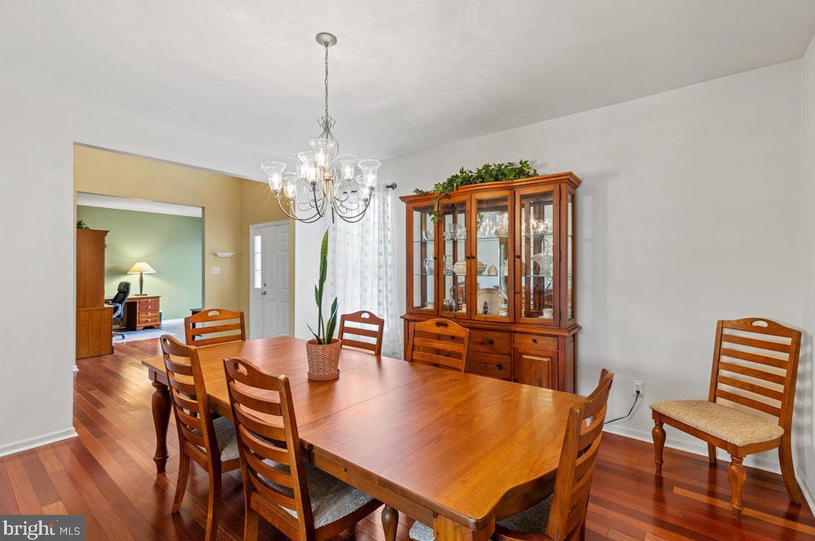 310 Johnny Boy Ln, Berlin Boro NJ  08009-2706 exterior
