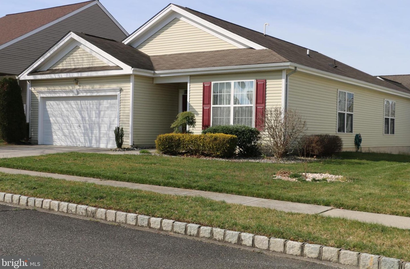 8 Dorothy Dr, Erial, NJ 08081