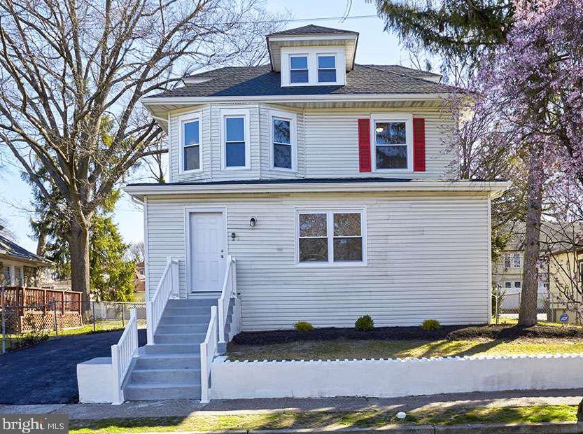 25 Euclid Ave, Camden, NJ 08109-1812