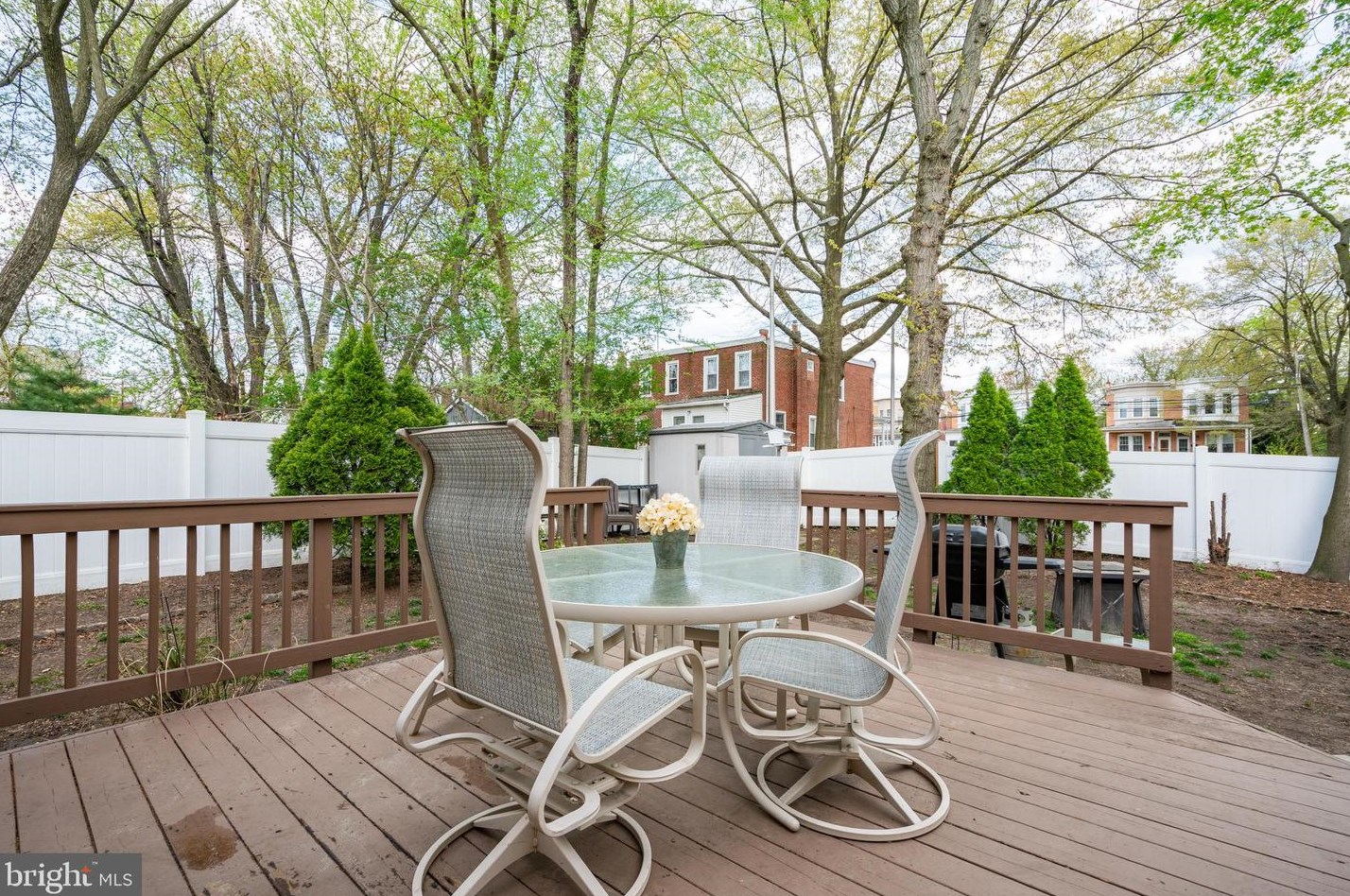 10 Chestnut Ave, Camden NJ  08109-2505 exterior