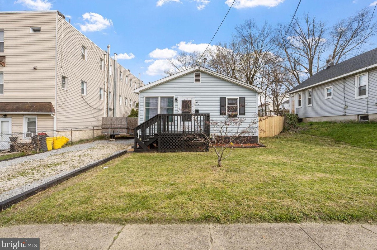 7630 River Rd, Camden, NJ 08110
