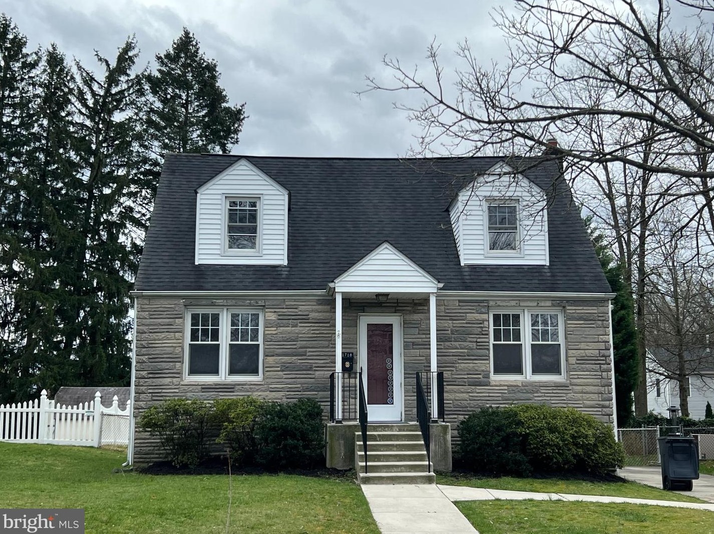 1718 High St, Haddon Heights, NJ 08035-1106