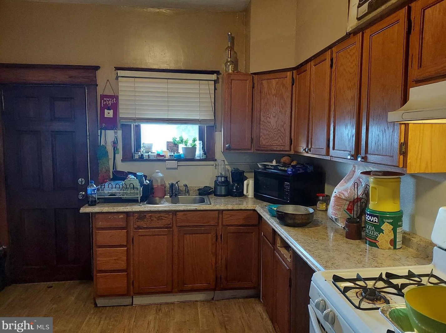 1573 10 St, Camden NJ 08104-1651 exterior