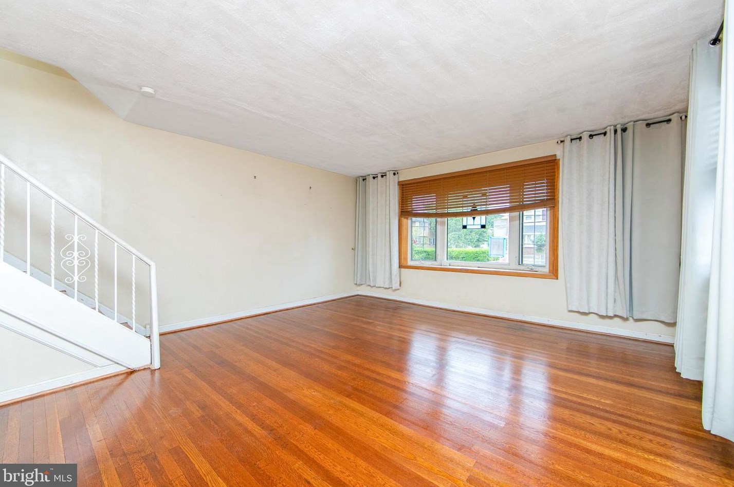 7160 Willgoos Ave, Camden NJ  08110-6133 exterior