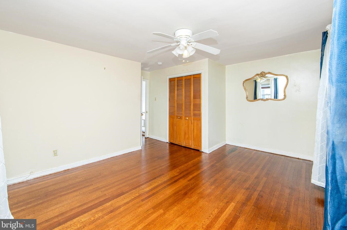 7160 Willgoos Ave, Camden NJ  08110-6133 exterior