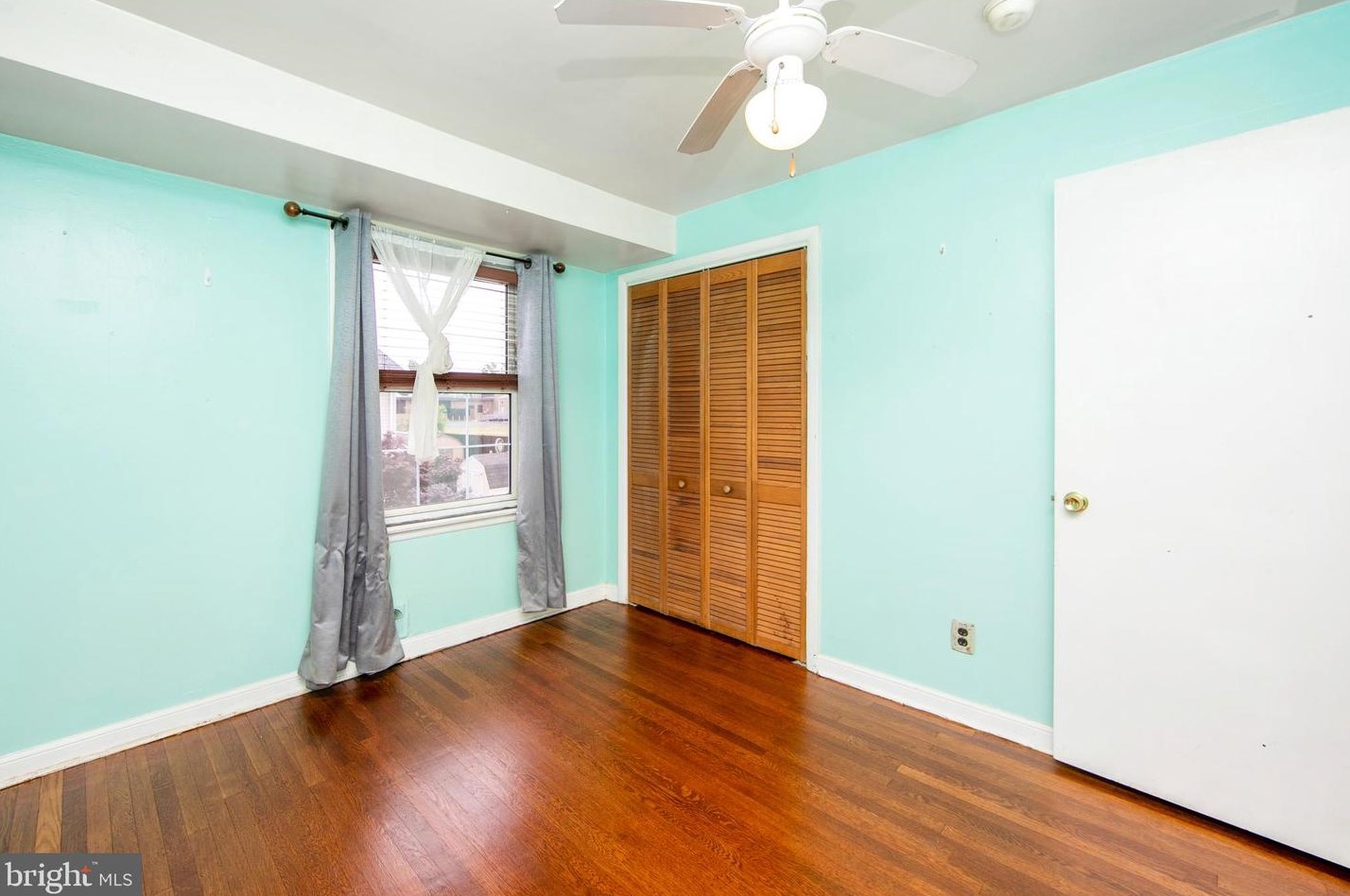 7160 Willgoos Ave, Camden NJ  08110-6133 exterior