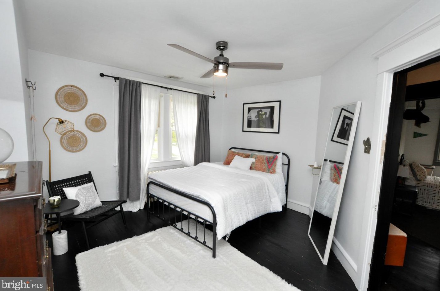 200 Stratford Ave, Camden NJ  08108-2328 exterior