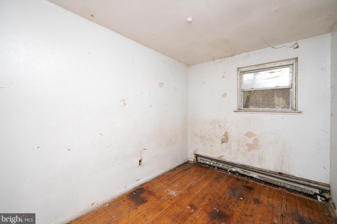 820 Atlantic, Camden NJ  08104-1203 exterior