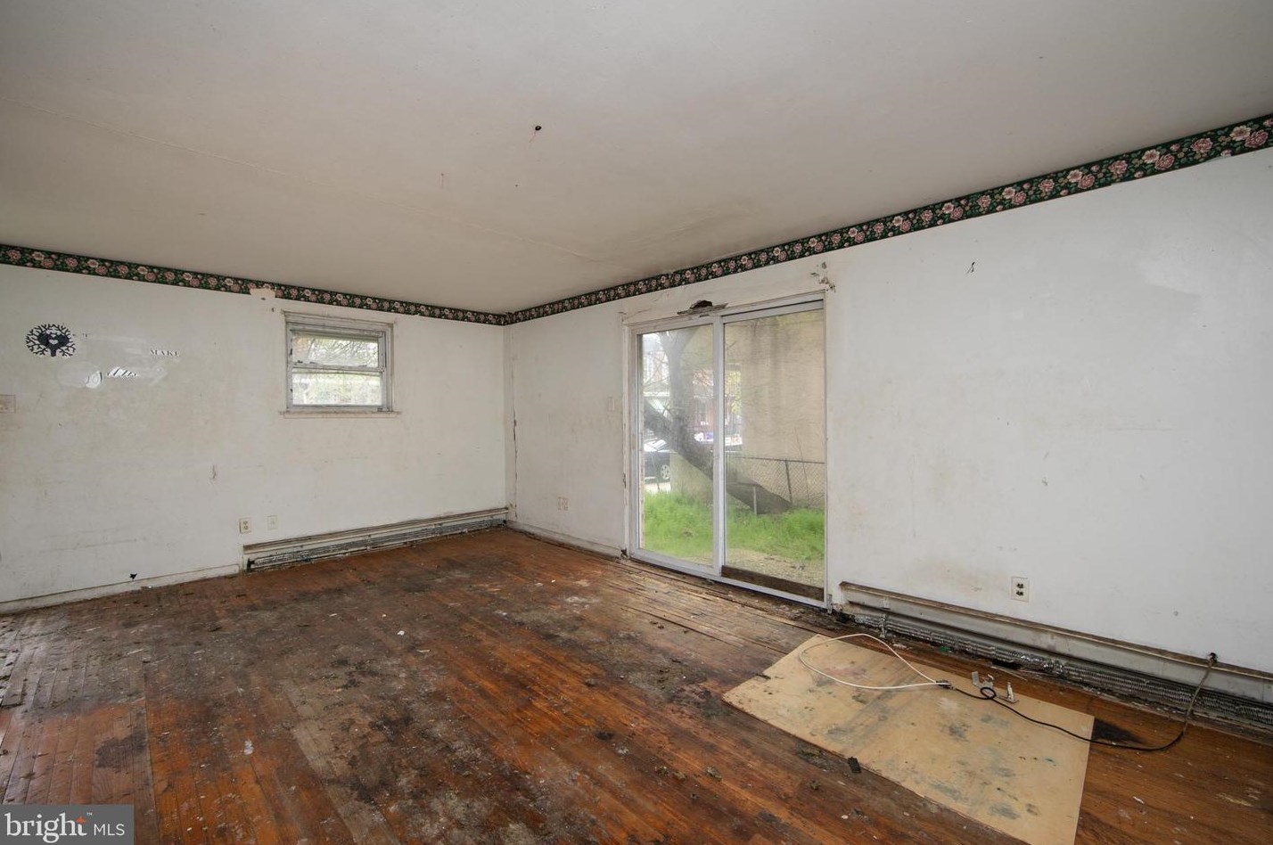 820 Atlantic, Camden NJ  08104-1203 exterior