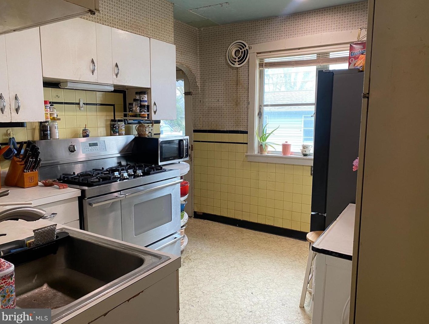 33 Greenwood Ave, Camden NJ exterior