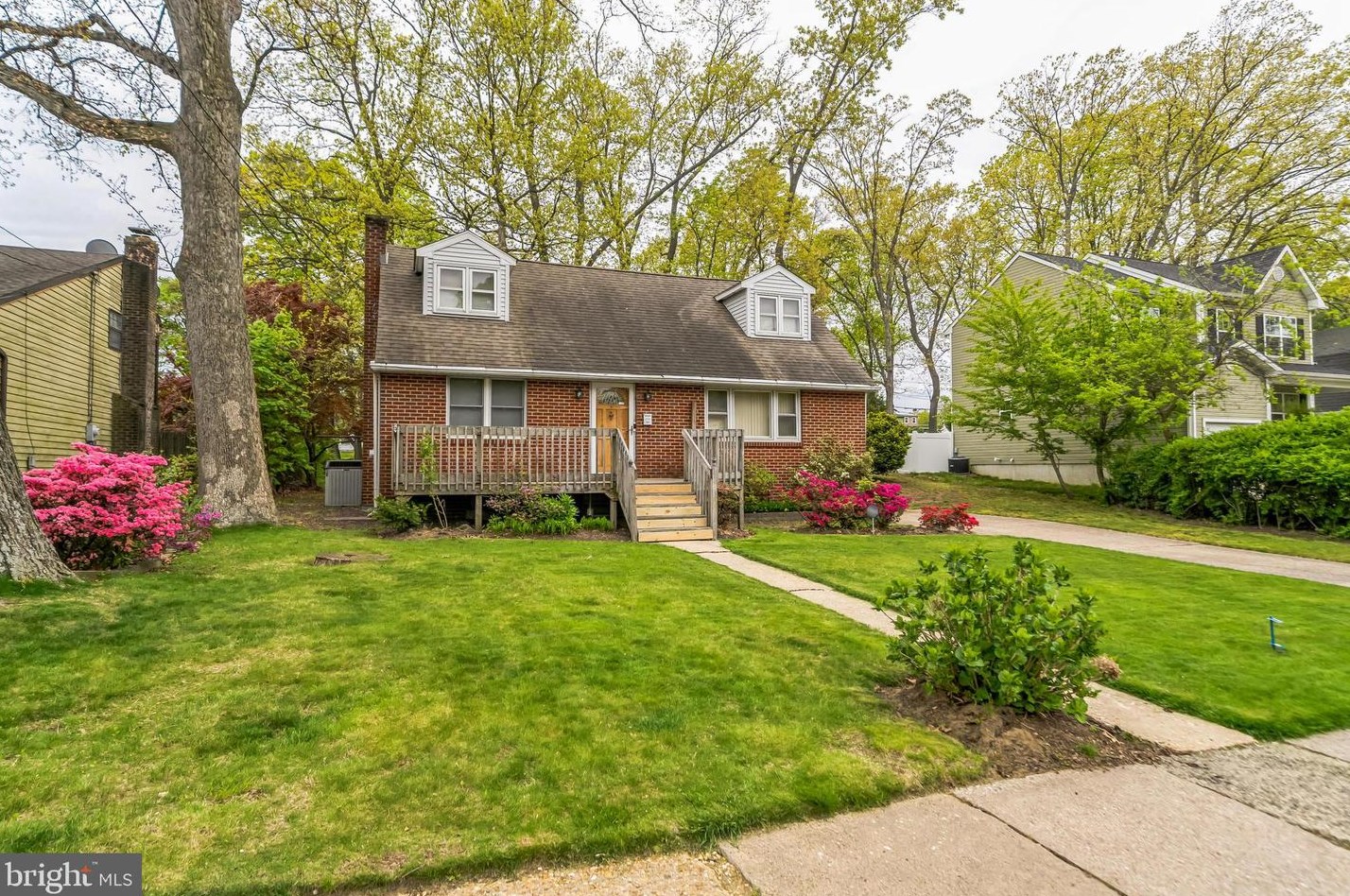 213 Pine Ave, Runnemede, NJ 08078-1851
